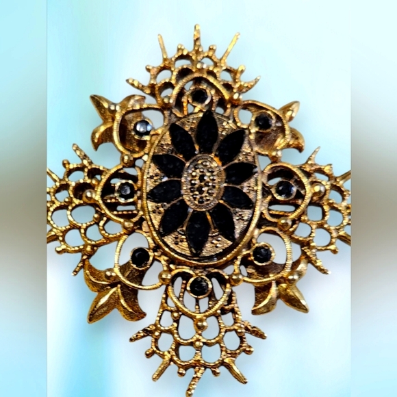 Jewelry - Black Sea Glass Large Vintage Brooch